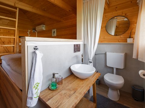 CHALET 4 personnes - /HIS, toilettes et lavabo privés, 22m2