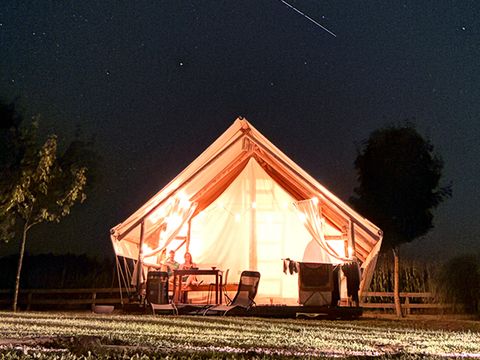 Tente en toile et en bois 5 personnes - Glamping avec salle de bain, Amber 40 m2