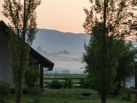 Tente en toile et en bois 5 personnes - Glamping avec salle de bain, Amber 40 m2