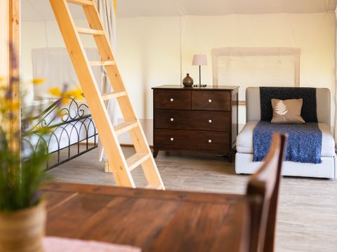 Tente en toile et en bois 5 personnes - Glamping avec salle de bain, Amber 40 m2