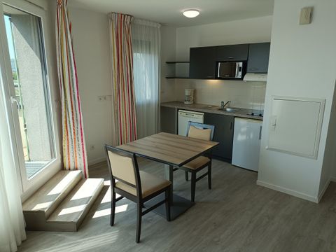 STUDIO 2 personnes - Lit Double Supérieur avec Terrasse