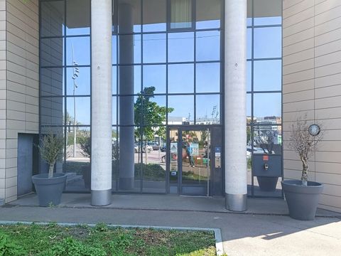 Terres de France - Appart Hotel Rouen Flaubert - Camping Seine - Image N°2