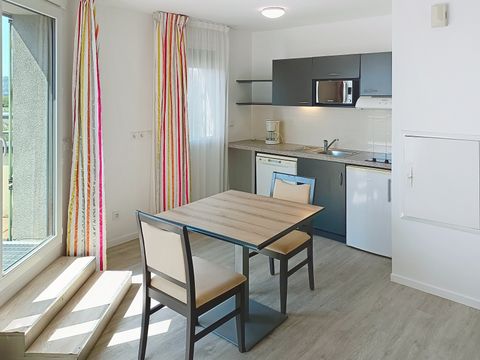 Terres de France - Appart Hotel Rouen Flaubert - Camping Seine - Image N°7