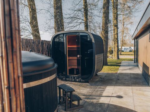CHALET 6 personnes - Ridderstede avec bain à remous et sauna