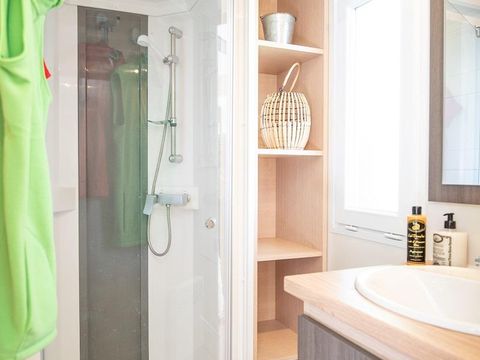 MOBILHOME 4 personnes - Mobil-home 24m² / 2 chambres - Terrasse au sol - 2 ADULTES OU 2 ADULTES +2 ENFANTS