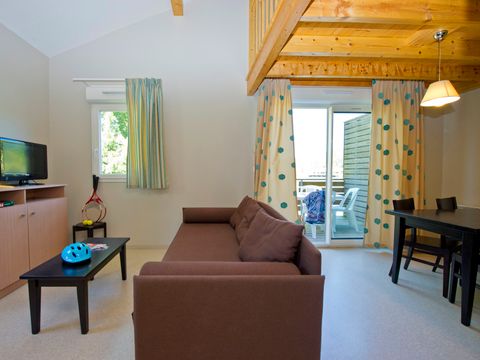 MOBILHOME 6 personnes - G/25_COTTAGE 6 PERSONNES DUPLEX PARC