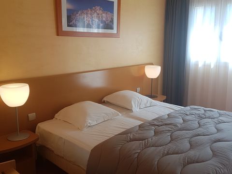 CHAMBRE 4 personnes - G/227_CHAMBRE FAMILIALE 4 PERS.