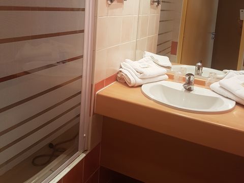 CHAMBRE 2 personnes - G/227_CHAMBRE HOTELIERE 2 PERS.