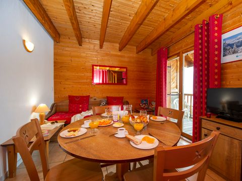 STUDIO 4 personnes - G/28_STUDIO CABINE 4 PERSONNES