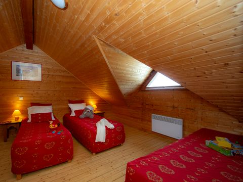 STUDIO 4 personnes - G/28_STUDIO CABINE 4 PERSONNES