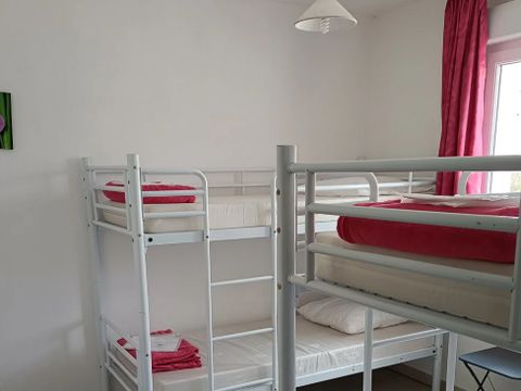 GÎTE 8 personnes - 50m² - 2 chambres avec jardin