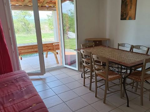 GÎTE 8 personnes - 50m² - 2 chambres avec jardin