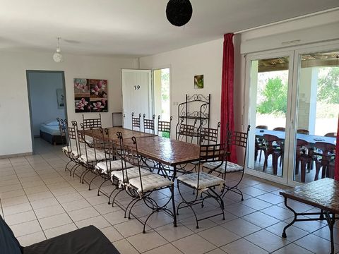 GÎTE 16 personnes - 100m² - 4 chambres avec jardin