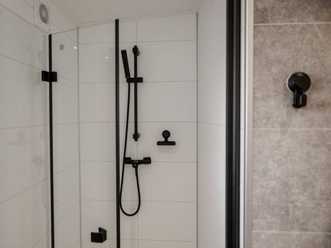 CHALET 6 personnes - Luxe sur mini camping Value avec bain à remous