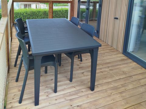 MOBILHOME 4 personnes - Mobil home Confort - 2 chambres - terrasse semi-couverte