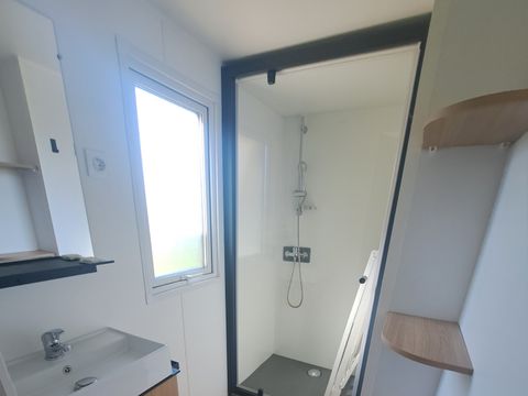 MOBILHOME 4 personnes - 2 chambres - terrasse couverte -  Confort