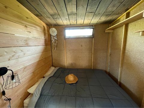 HÉBERGEMENT INSOLITE 4 personnes - Les Cabanes de Lison