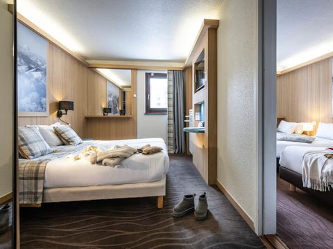 CHAMBRE 5 personnes - 1 suite de 2 chambres communicantes