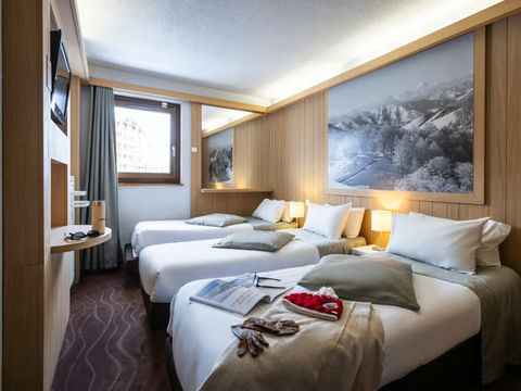CHAMBRE 5 personnes - 1 suite de 2 chambres communicantes