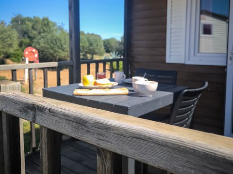 MOBILHOME 4 personnes - 4 couchages avec petite terrasse (avec clim)