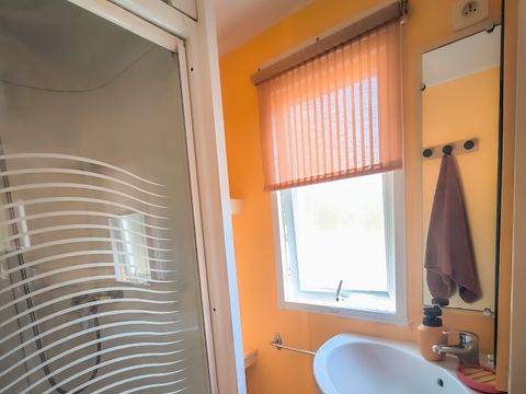 MOBILHOME 4 personnes - 4 couchages avec grande terrasse (avec clim)