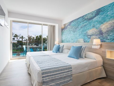 CHAMBRE 2 personnes - Chambre Double - Balcon - Vue piscine