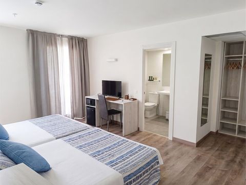 CHAMBRE 3 personnes - Chambre Triple - 3 adultes - balcon
