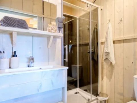 Tente en toile et en bois 4 personnes - Safari Lodge (avec sanitaires)