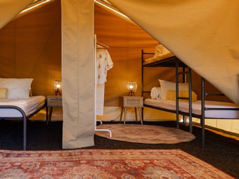 Tente en toile et en bois 4 personnes - Safari Lodge (avec sanitaires)