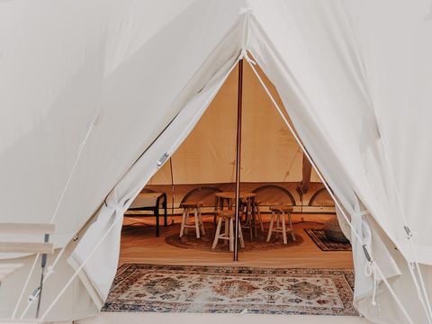 Tente en toile et en bois 4 personnes - Emperor Lodge