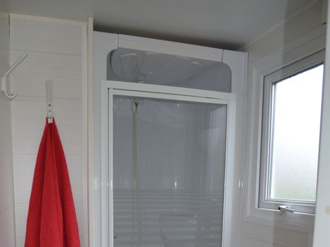 MOBILHOME 6 personnes - Mobil home Standard 27m² / 2 chambres + TV + Terrasse non couverte 4/6 pers