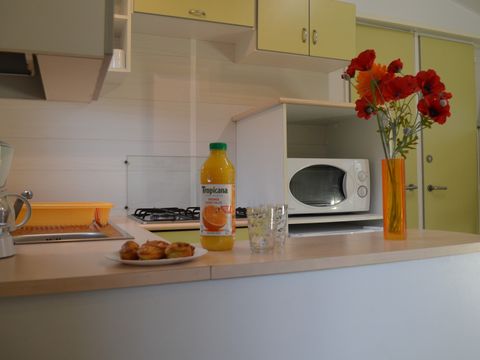 MOBILHOME 6 personnes - Mobil home Standard 27m² / 2 chambres + TV + Terrasse non couverte 4/6 pers