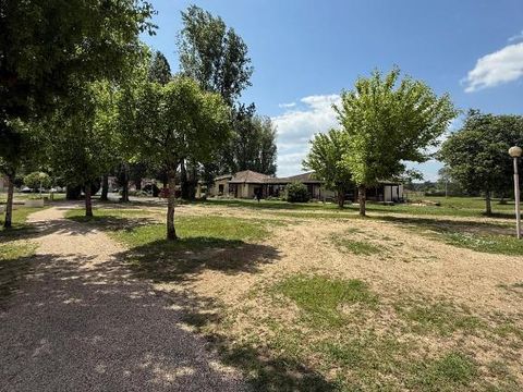 Village de Gites Le Bretou - Camping Dordogne