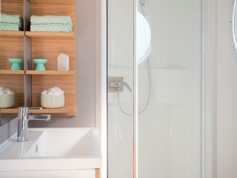 MOBILHOME 5 personnes - Grand Confort 2 ch / 1 sdb (terrasse couverte)