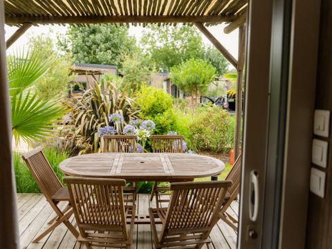 MOBILHOME 6 personnes - SAM - SUNELIA LUXE TAOS SPA 3ch/ 6p - 40m² - Terrasse exotique