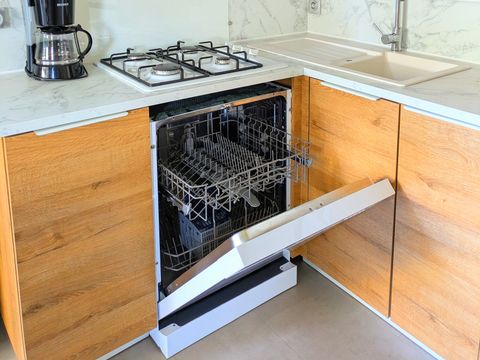 Mobilhome 6 personnes - SUNELIA - CONFORT - PLUS - 3 chambres - 35m² - Terrasse couverte