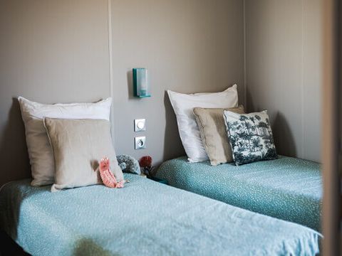 Mobilhome 4 personnes - Dimanche - SUNELIA PRESTIGE - CLIM - 2 chambres - 34m² - Terrasse couverte