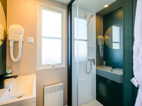 Mobilhome 6 personnes - Dimanche - SUNELIA PRESTIGE + CLIM 3 chambres - 36m² - Terrasse couverte