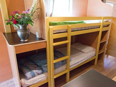 HÉBERGEMENT INSOLITE 4 personnes - Insolite Nature Roulotte les Ecrins 1 chambre2/4 personnes 17m2 2/4 pers