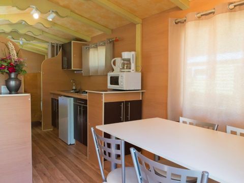 Hébergement 2/4 personnes - Insolite Nature Roulotte les Ecrins - 1 chambre - 17m2 2/4 pers