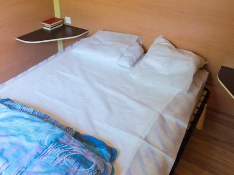 Hébergement 2/4 personnes - Insolite Nature Roulotte les Ecrins - 1 chambre - 17m2 2/4 pers