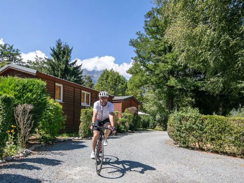 Flower camping À La Rencontre du Soleil  - Camping Isère - Image N°2