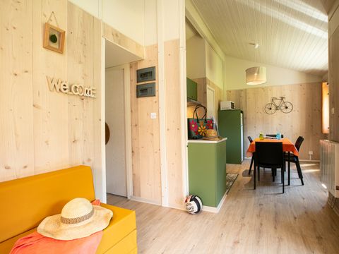 CHALET 5 personnes - Chalet Montana Confort 35m² - 2 chambres + terrasse 8m² + plancha + TV -