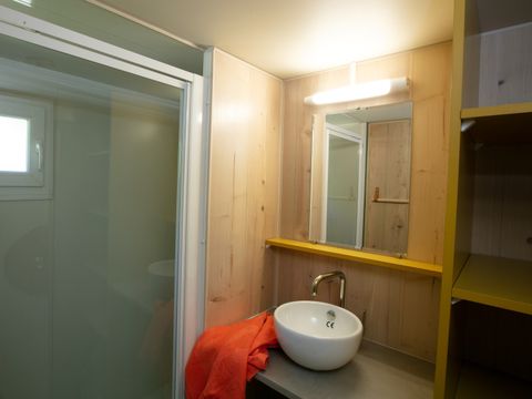 CHALET 5 personnes - Chalet Montana Confort 35m² - 2 chambres + terrasse 8m² + plancha + TV -