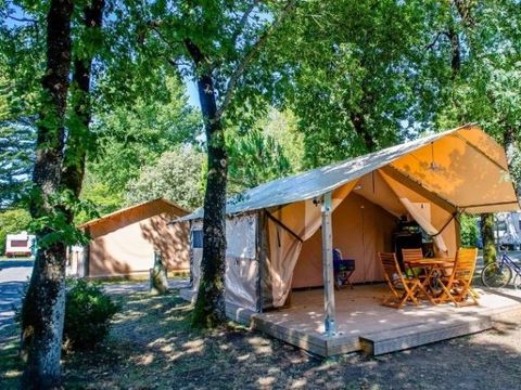 Tente en toile et en bois 4 personnes - Lodge STERNE