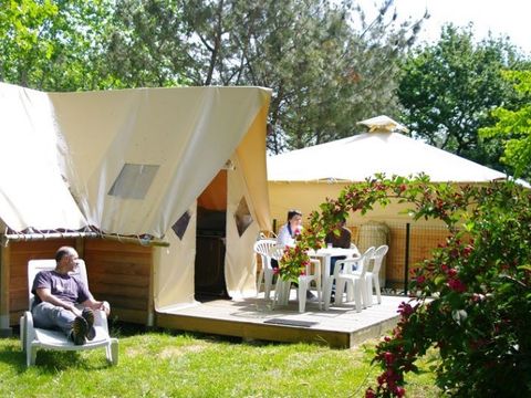 HÉBERGEMENT INSOLITE 5 personnes - Tente Lodge INSOLITE COURLIS