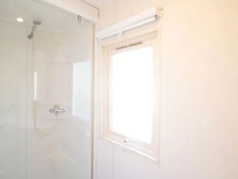 MOBILHOME 4 personnes - ROULOTTE**** 4 personnes