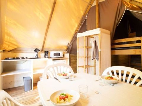 Tente en toile et en bois 4 personnes - Lodge PINSON 4 personnes