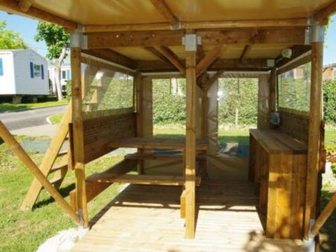 Tente en toile et en bois 2 personnes - Lodge ECHASSE 2 personnes