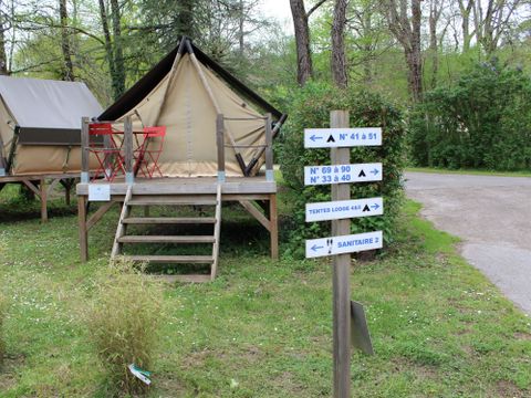 TENTE 2 personnes - Prêt à camper 6m² 1 chambre - sans sanitaires + terrasse 3m² 2 pers